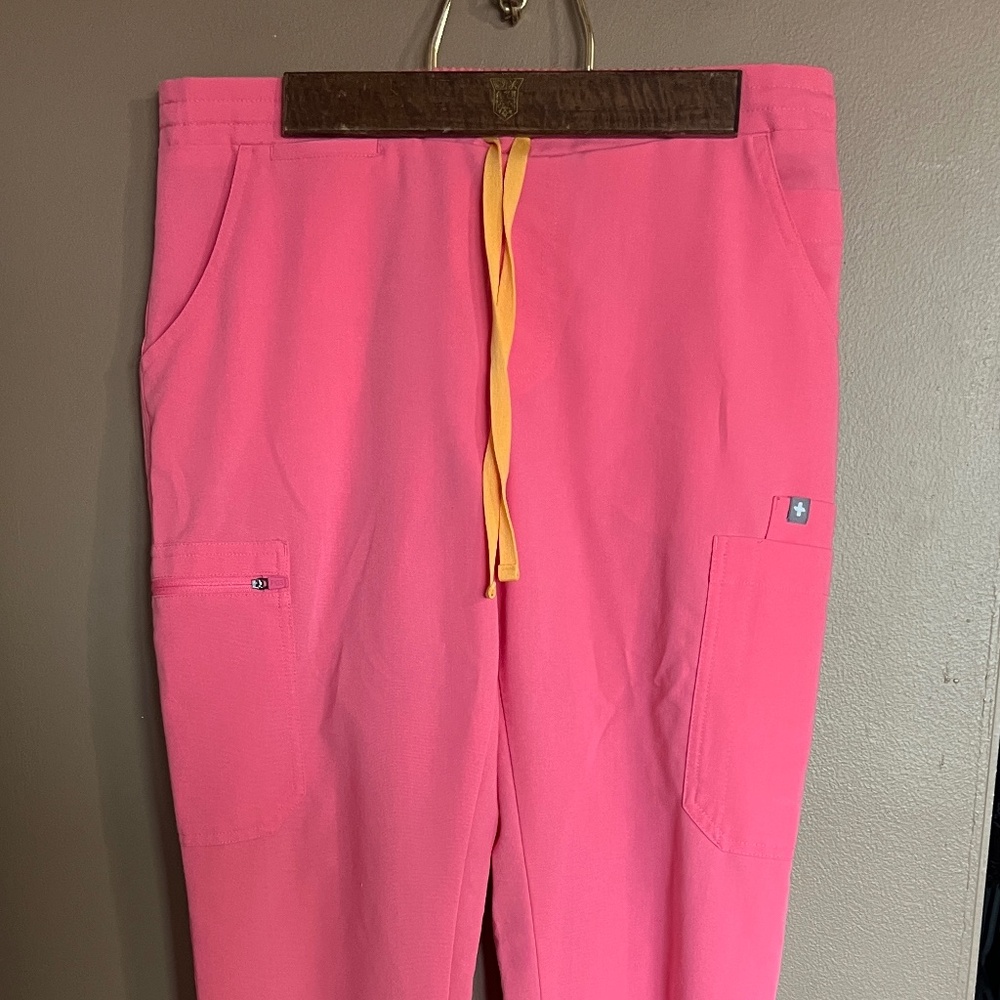 Pre Owned FIGS Yola Skinny Scrub Pants Neon Pink Limited Edition Small Tall